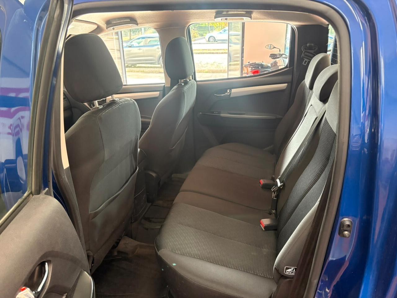 ISUXU D-MAX 4X4 DOPPIA CABINA POSTI 5 Diesel 1.9 CV 163 Km 104.199 garanzia 12 mesi