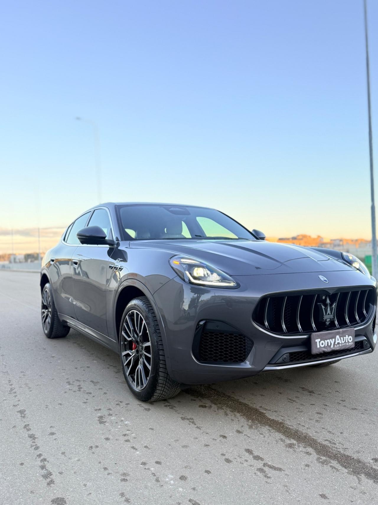 Maserati Grecale MHEV (BENZINA/ELETTRICXA) 300 CV GT ,VIRTUAL COCKPIT,LUCI SOFFUSE,APPLE CARPLAY,TELECAMERA