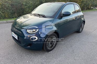 FIAT 500e Berlina 42 kWh La Prima