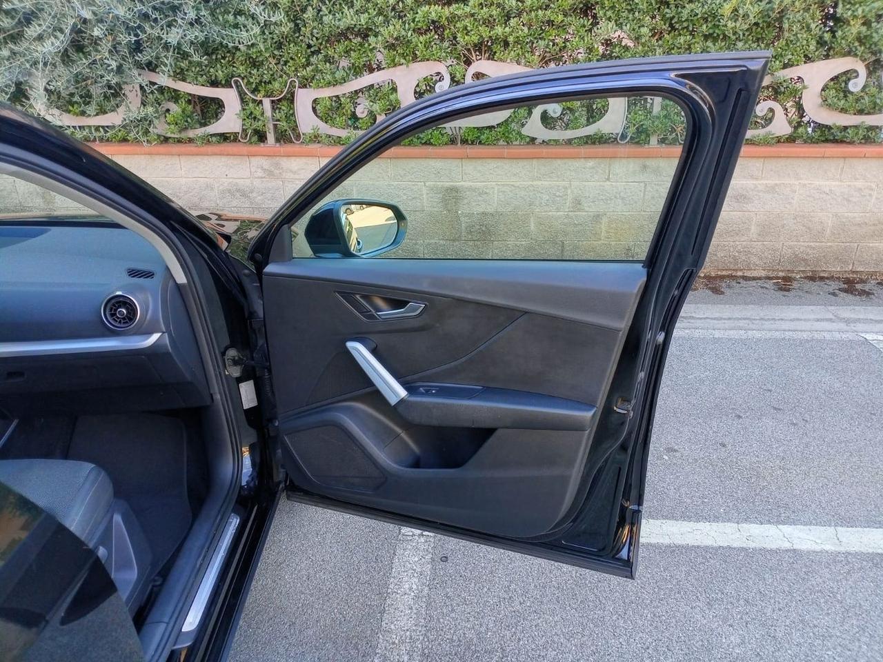 Audi Q2 Identity Black 1.6 30 TDI #6697