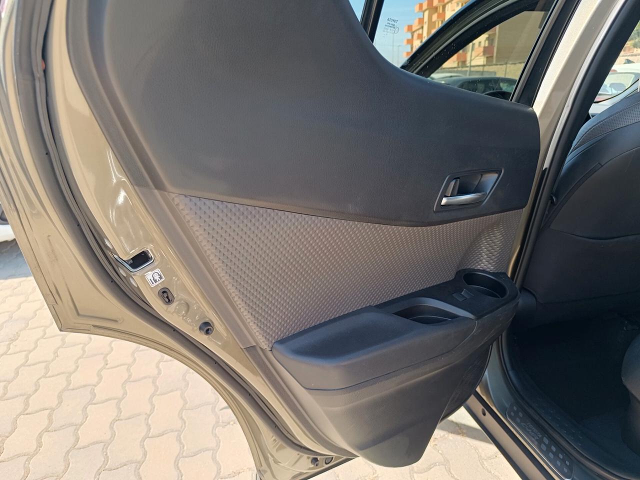 Toyota C-HR 2.0 Hybrid E-CVT Lounge
