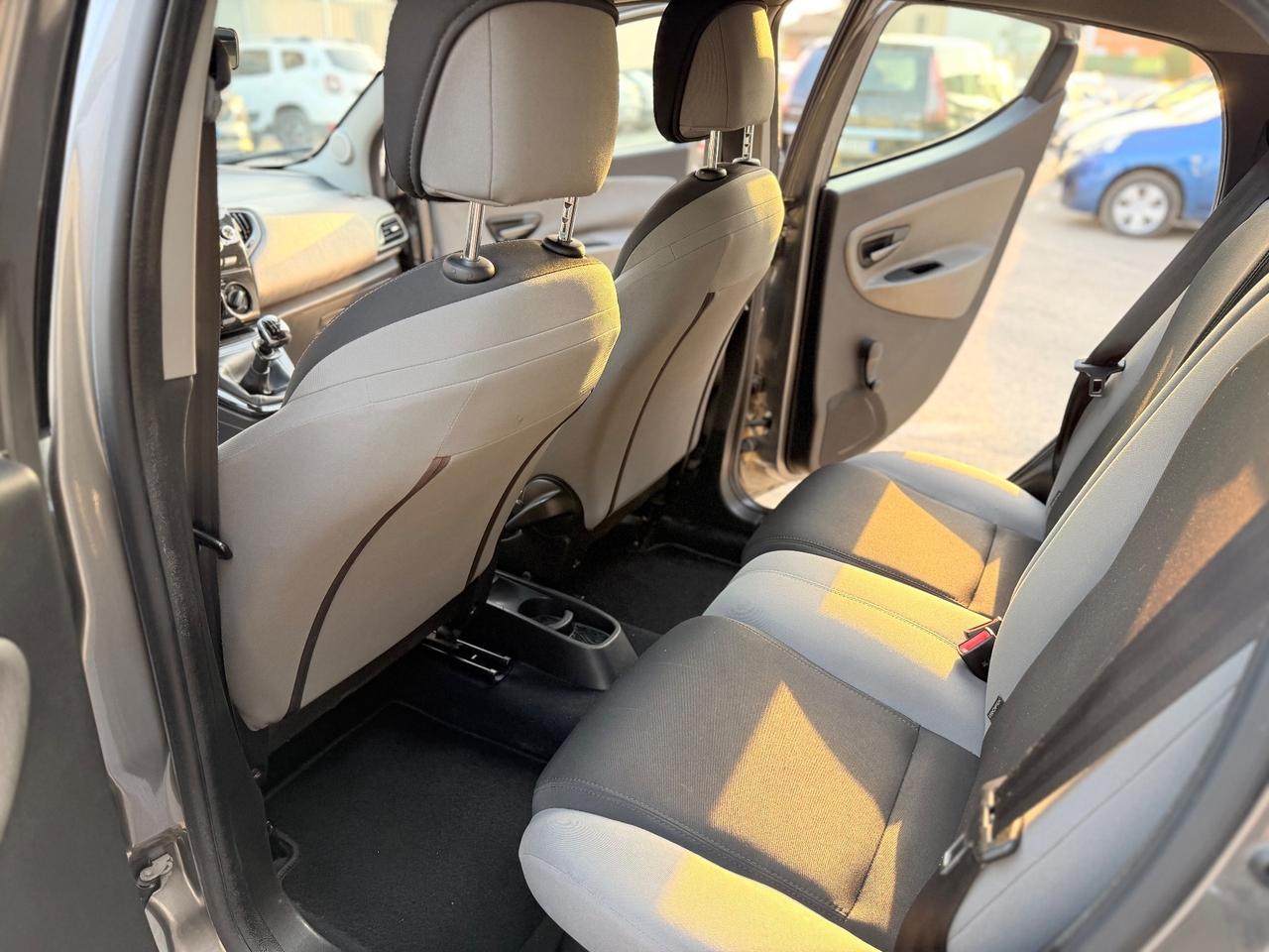 Lancia Ypsilon 0.9 TwinAir 85 CV 5 porte Metano Ecochic Gold