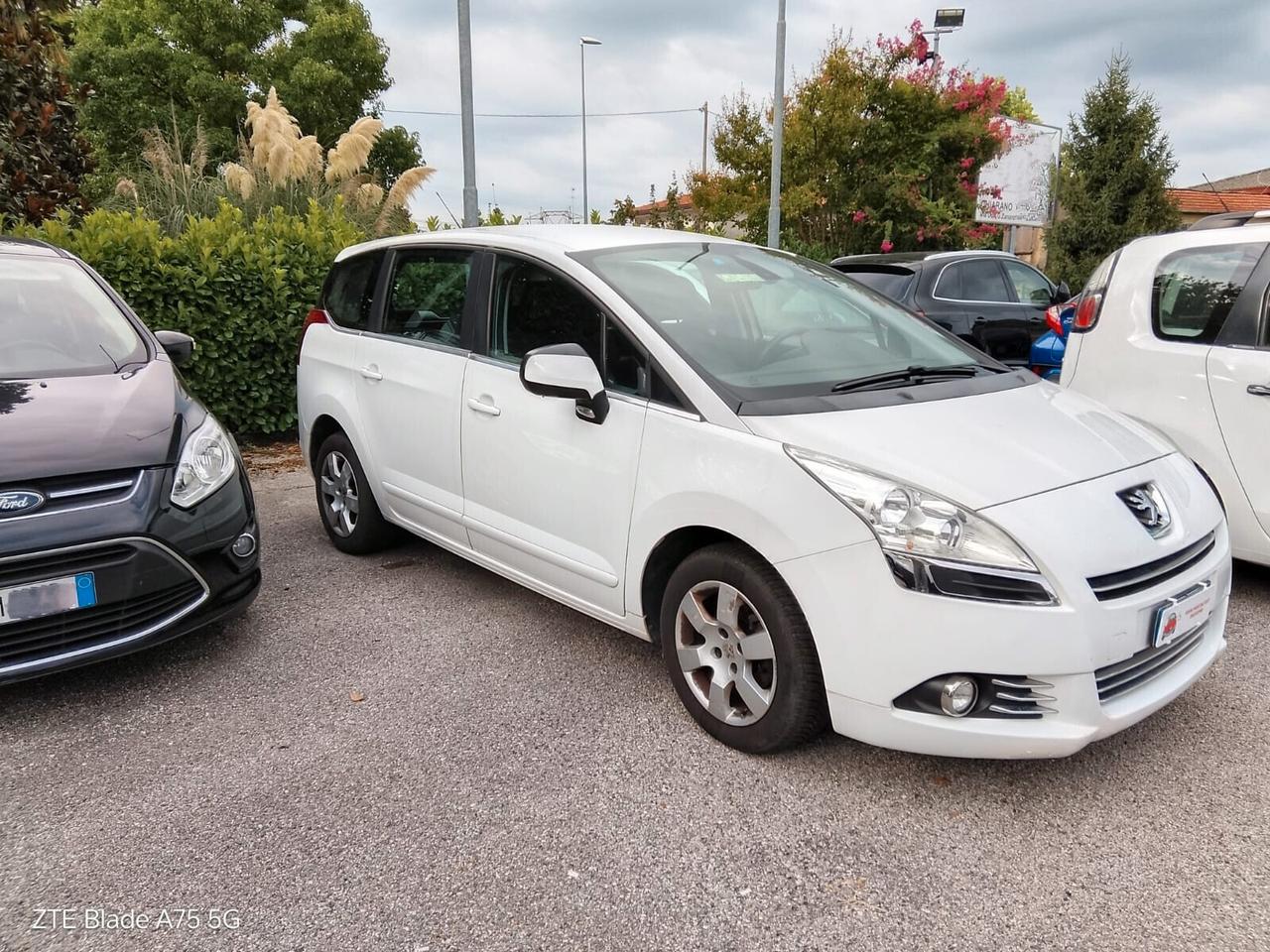 Peugeot 5008 7 posti 1.6 Diesel Neopatentati