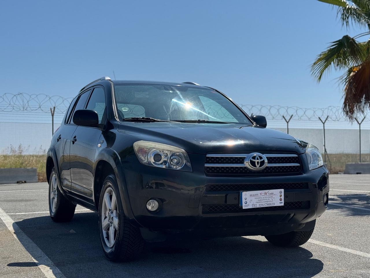 TOYOTA RAV 4 2.2D4-D 177 CV LUXURY 12 MESI DI GARANZIA
