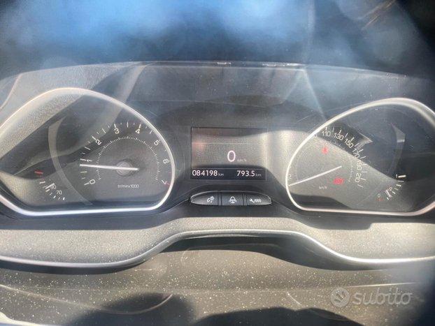 Peugeot 208 1.2 VTi 82 CV 5 porte Allure