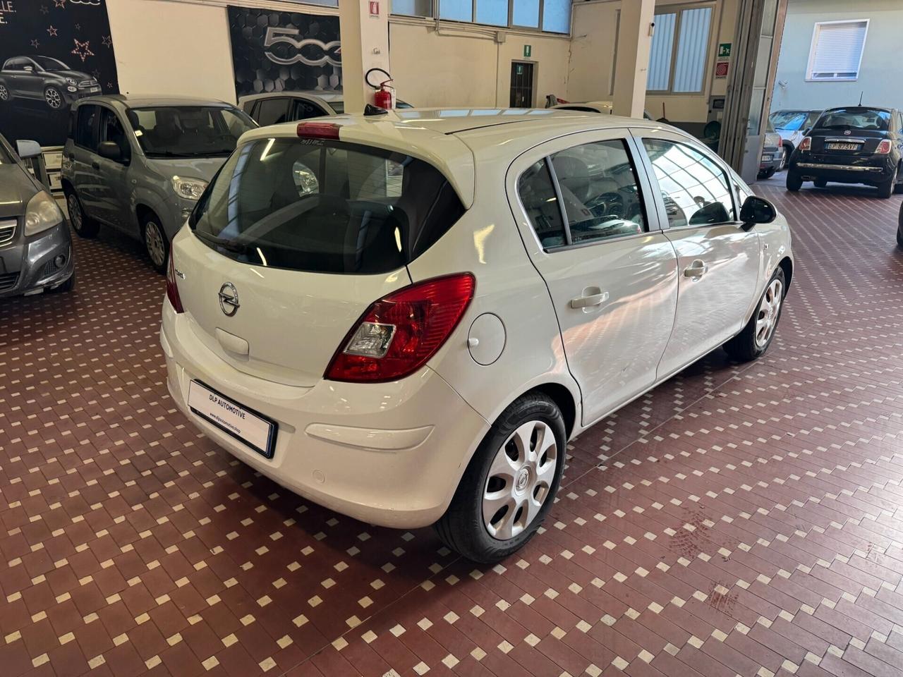 Opel Corsa 1.2 5 porte Cosmo - IDEALE PER NEOPATENTATI