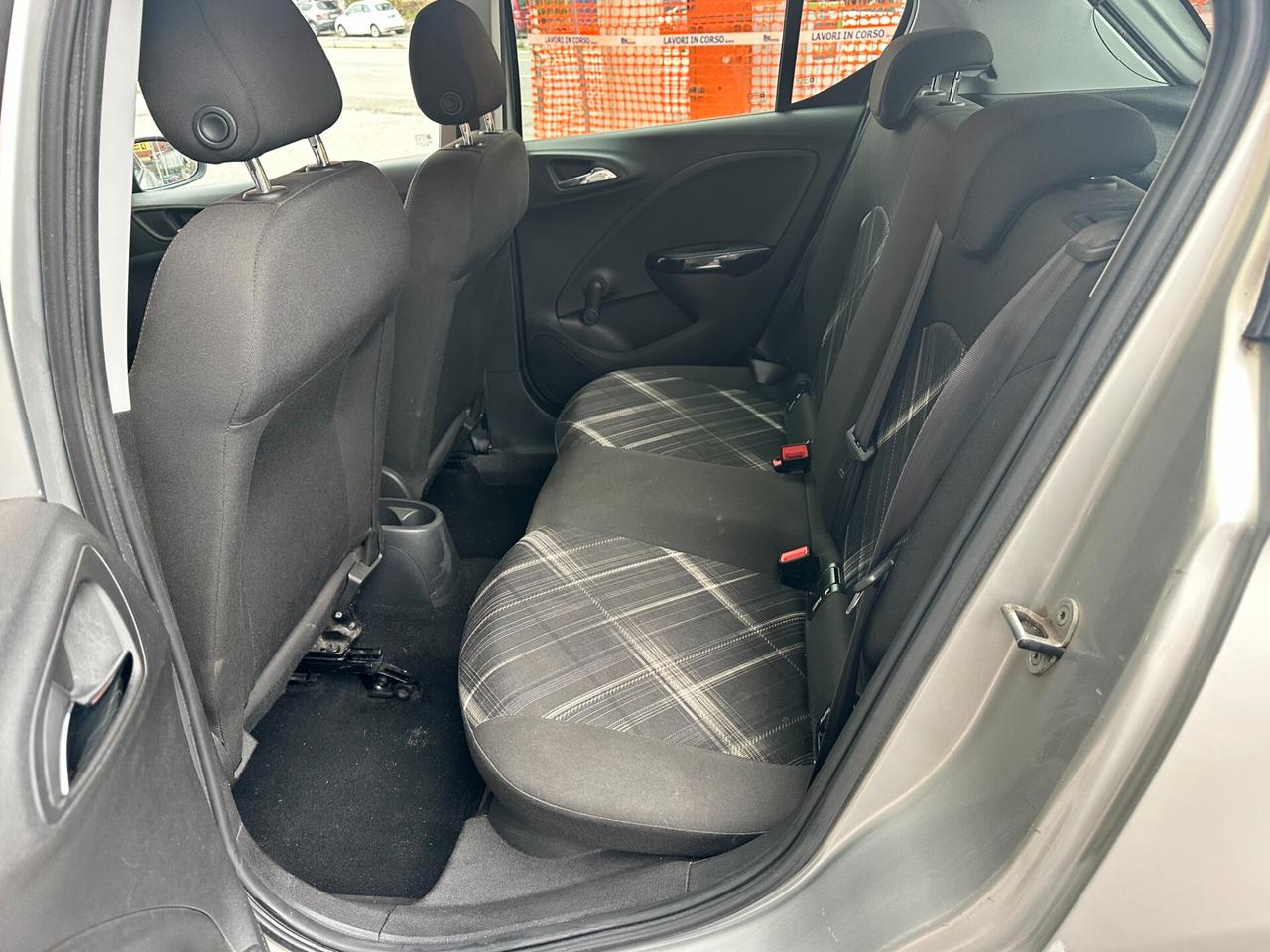 Opel Corsa 1.2 5 porte b-Color