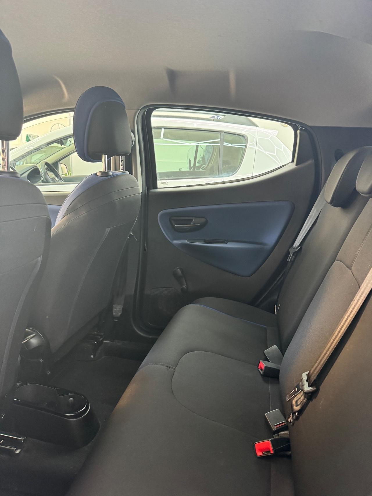 Lancia Ypsilon 1.2 69 CV 5 porte Platinum