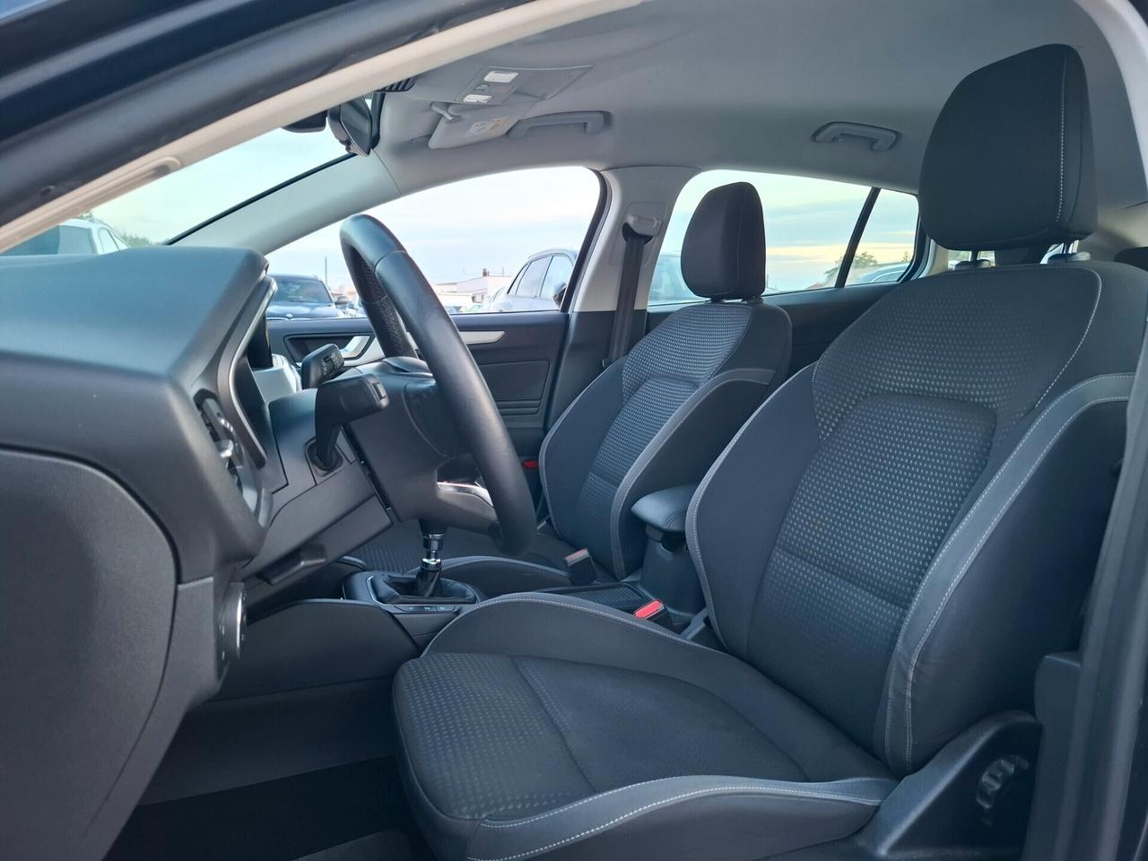 Ford Focus 1.5 TDCI 120cv SW *NAVY-LED-CAM*