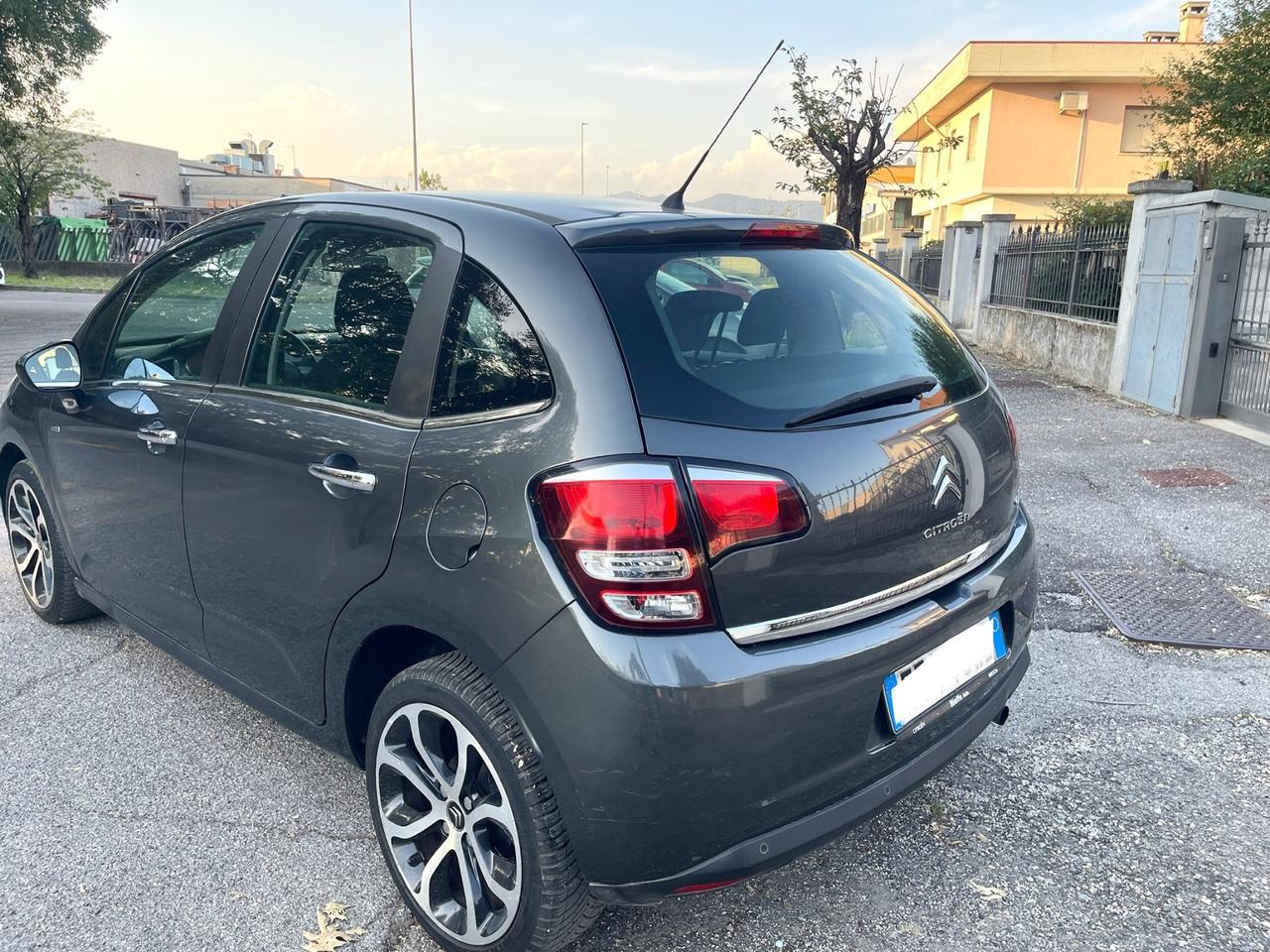 Citroen C3 1.2 VTi 82 Exclusive tetto panoramico per Neopatentati 2014