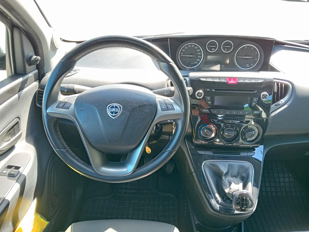 Lancia Ypsilon 1.3 MJET 95CV Elefantino