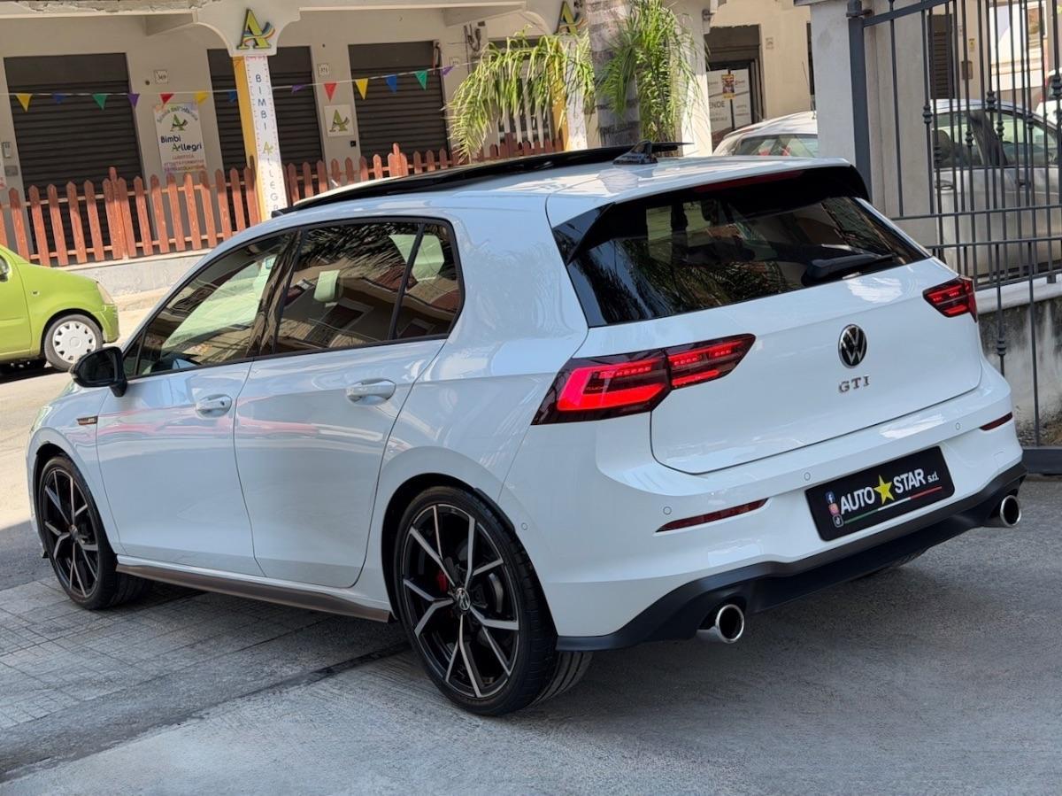 Volkswagen Golf 8 GTI 2.0 TSI 245CV