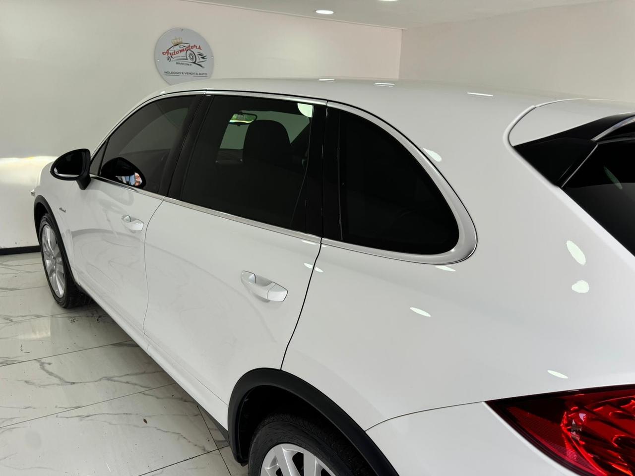 Porsche Cayenne 3.0 Diesel-TIPTRONIC-GARANTITO-2012