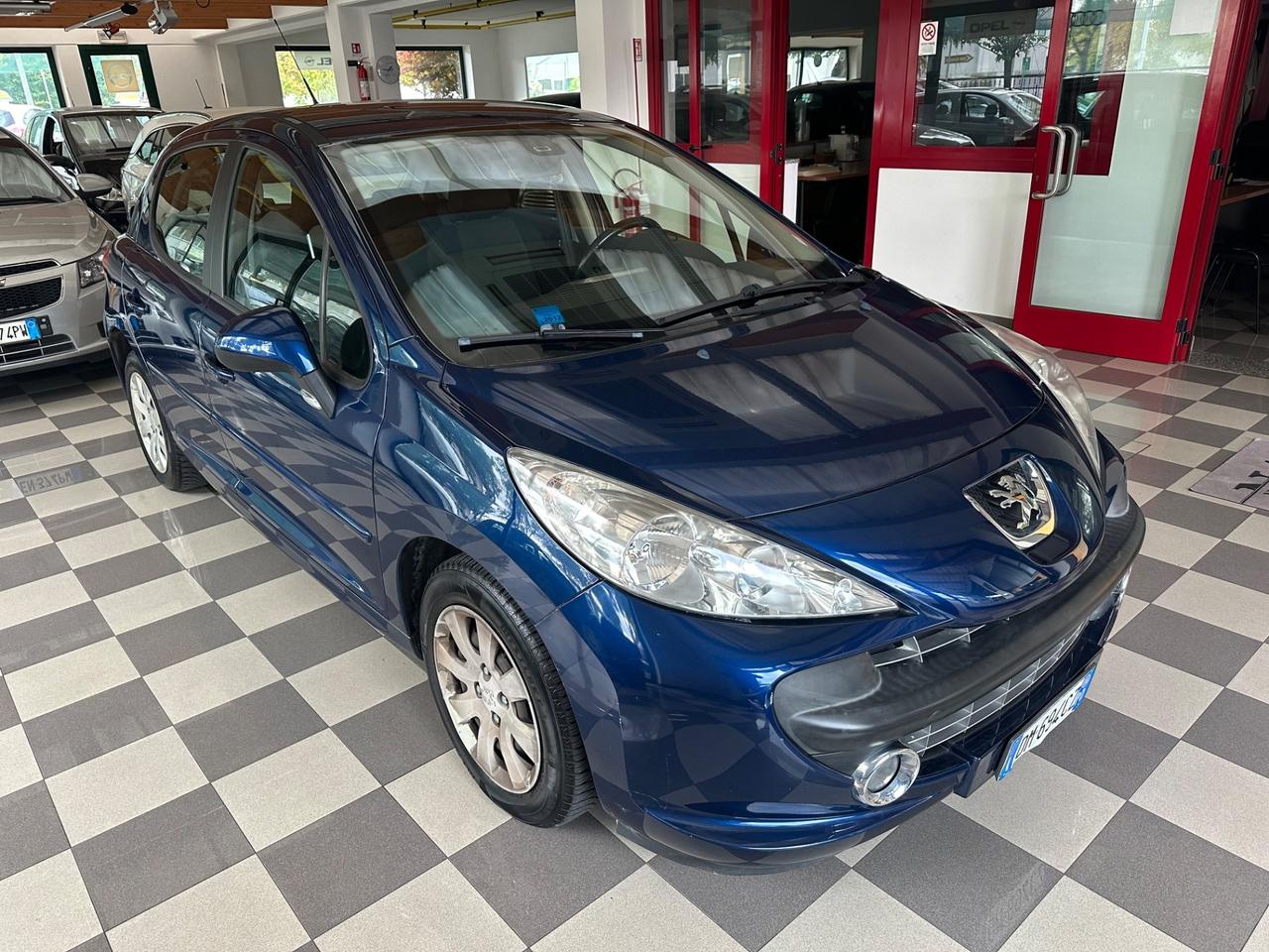 Peugeot 207 1.4 8V 75CV 5p. X Line