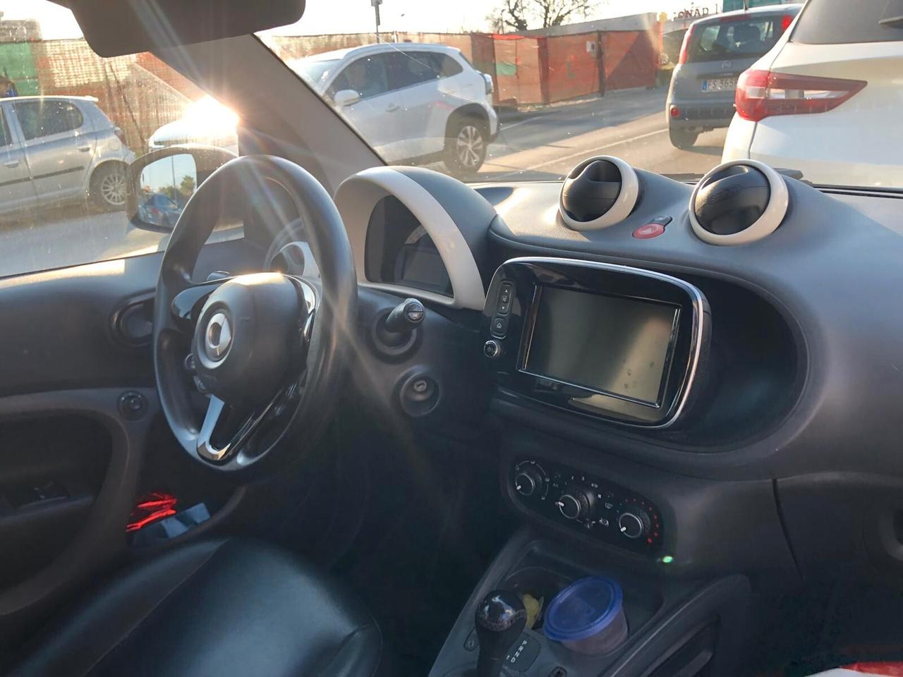 Smart ForTwo 70 1.0 AUTOMATICA PELLE/NAVIGATORE GARANZIA EUROPEA COMPLETA CONFORMGEST X 12 MESI RINNOVABILE FINO A 60 MESI!!!