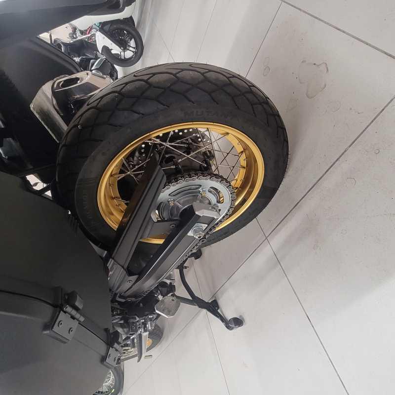 Suzuki V-Strom 650XT - 2021