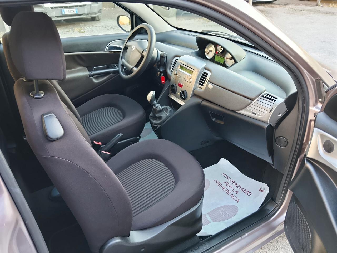 Lancia Ypsilon 1.2 Oro PARI AL NUOVO LEGGI