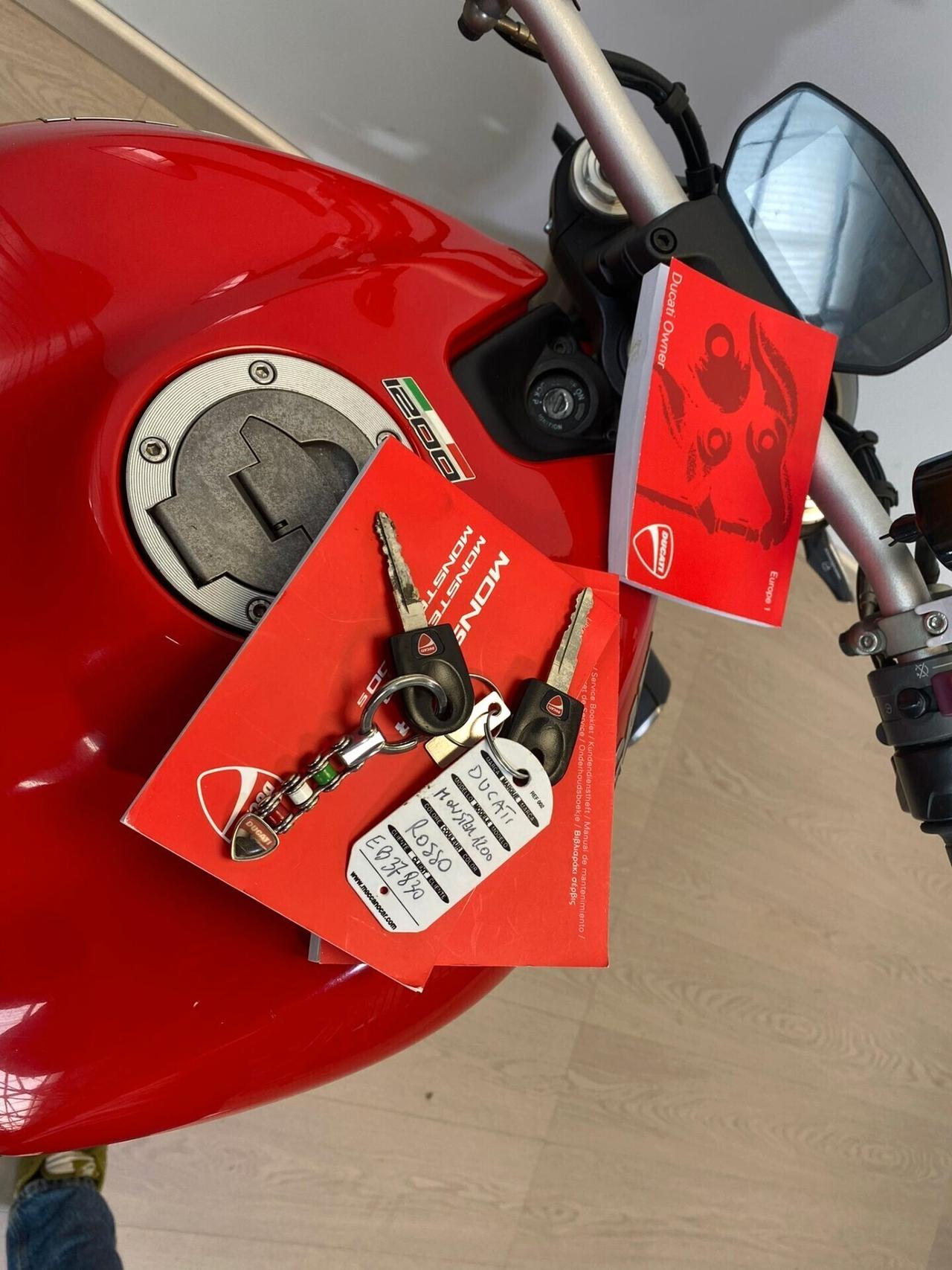 DUCATI MONSTER 1200 + TERMIGNONI DA 99€ AL MESE