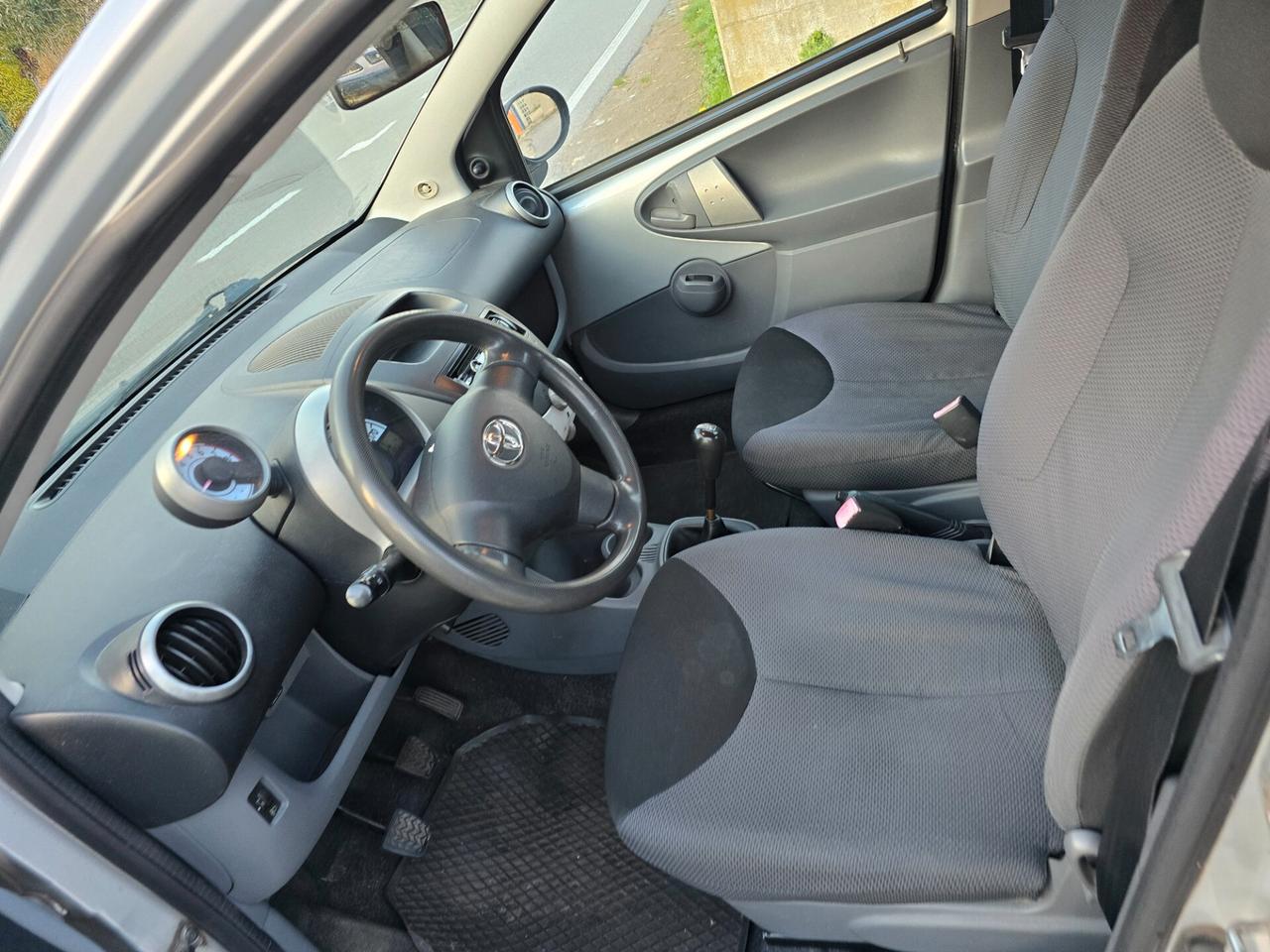 Toyota Aygo 1.0 12V VVT-i 5 porte Sol