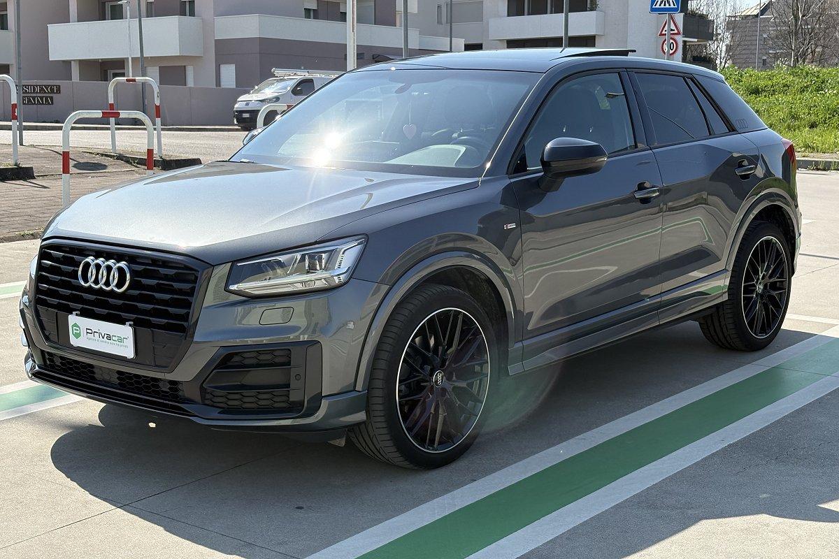 AUDI Q2 35 TFSI S tronic Identity Black