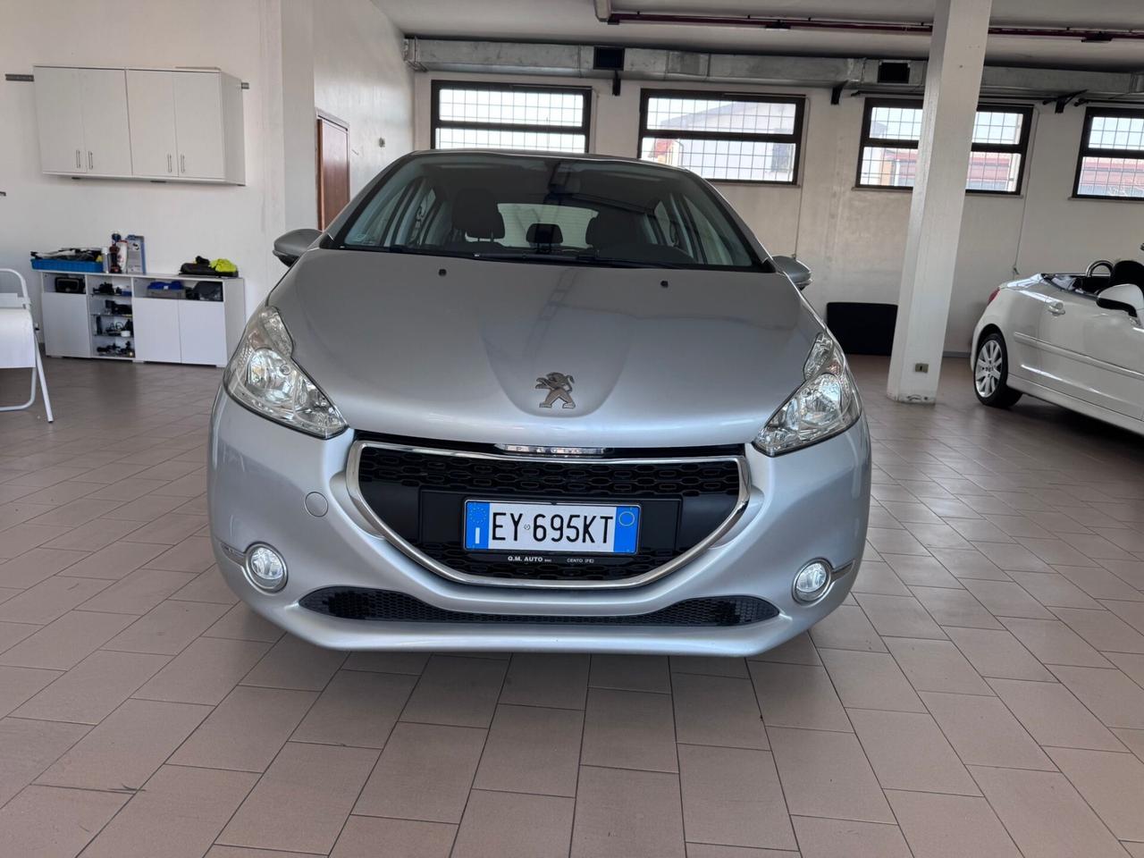 Peugeot 208 1.4 HDi 68 CV 5 porte Allure