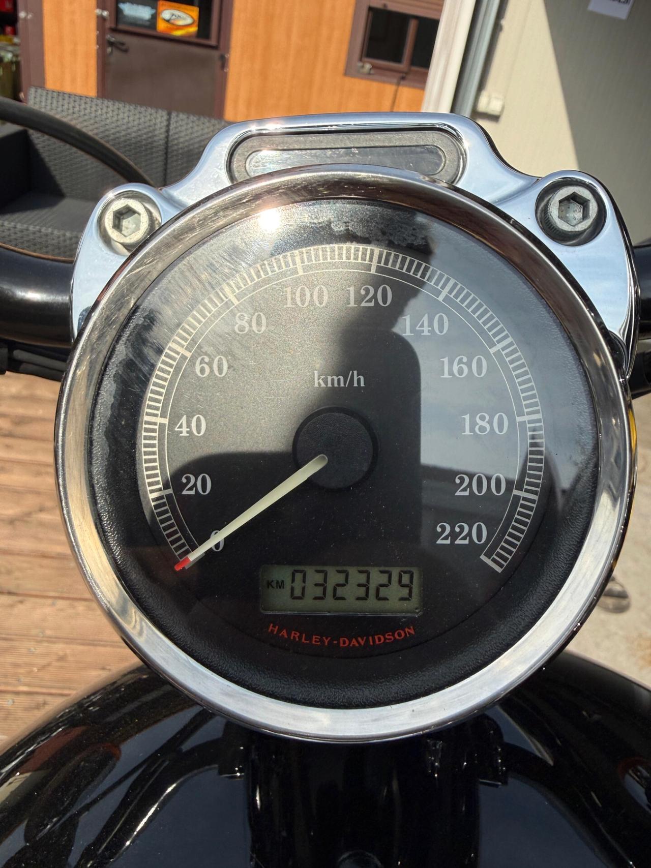 Harley-davidson 883 Sportster Custom