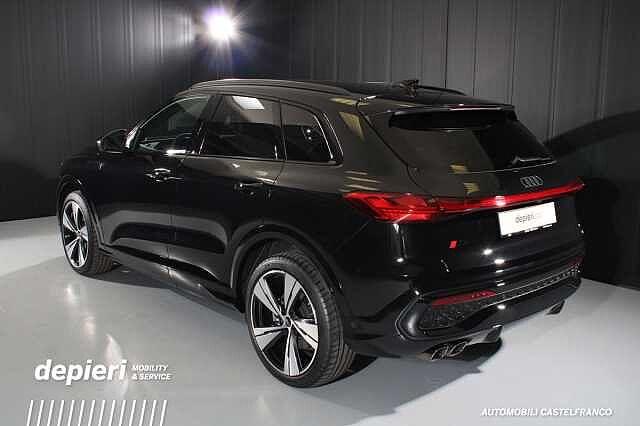 Audi Q5 TDi S tronic quattro Launch edition one mHEV+