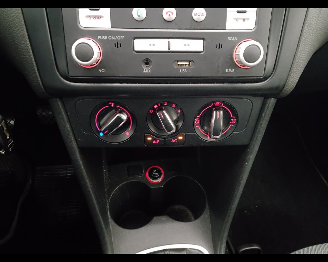 VOLKSWAGEN Polo V 2009 - Polo 5p 1.2 Comfortline 70cv