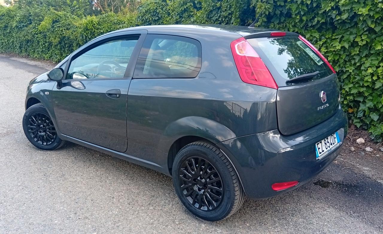 Fiat Punto 1.4 8V 3P 1 Propr . GPL 87.000km