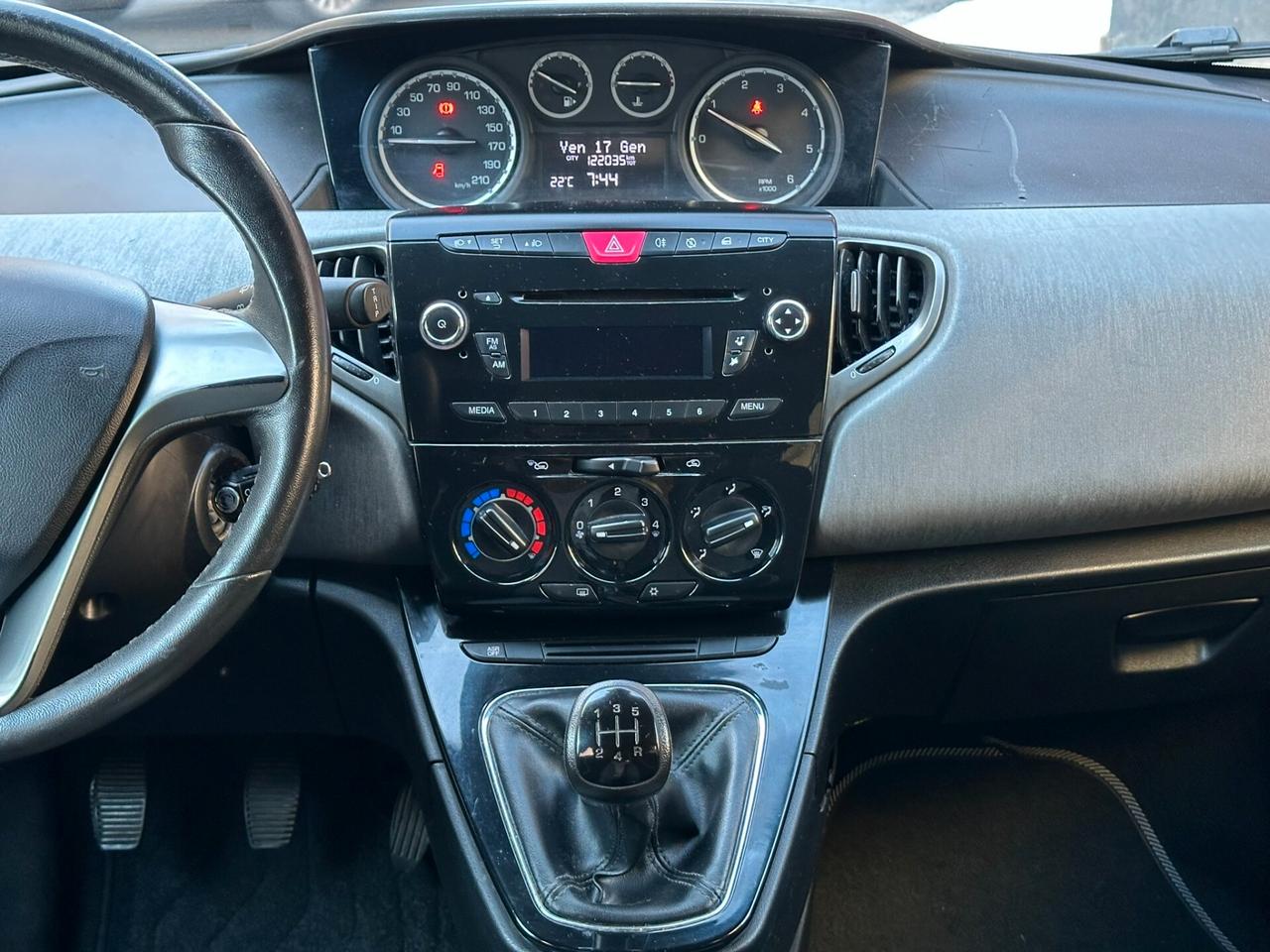 Lancia Ypsilon 1.3 MJT 16V 95 CV 5 OK neopatentati