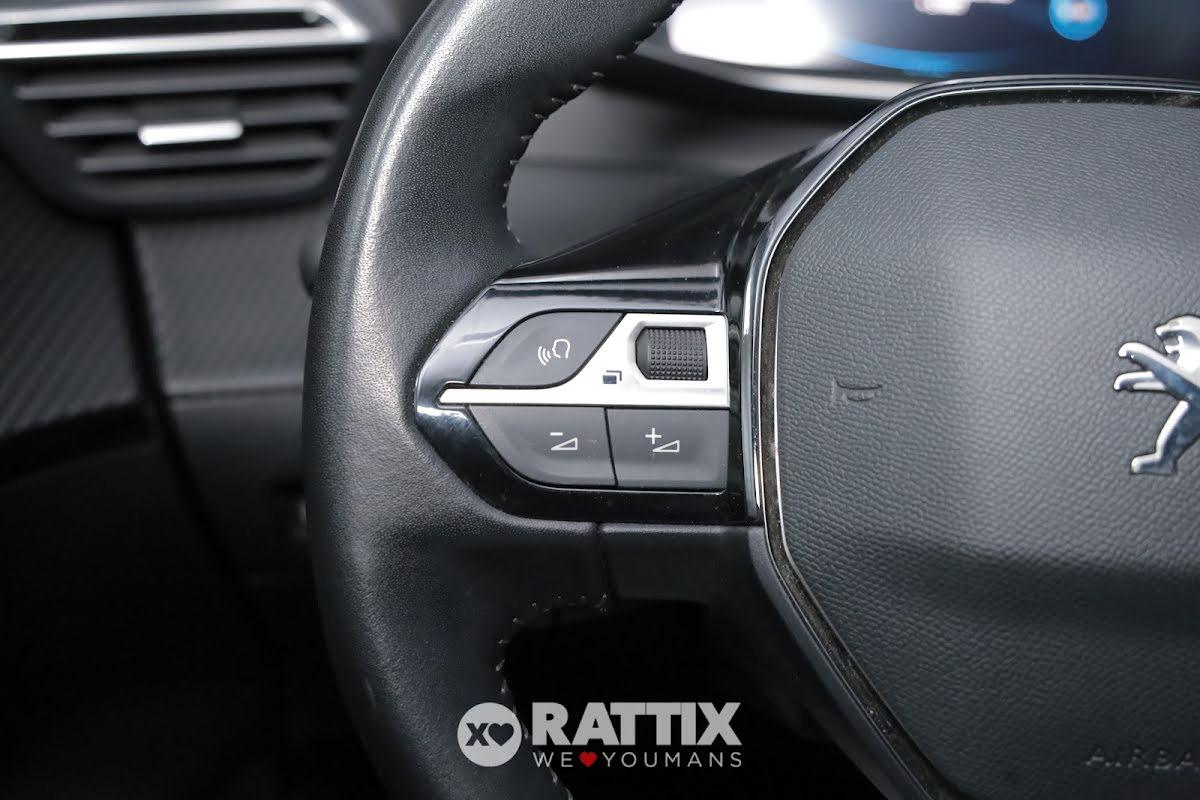 Peugeot e-2008 motore elettrico 100kW Allure Pack