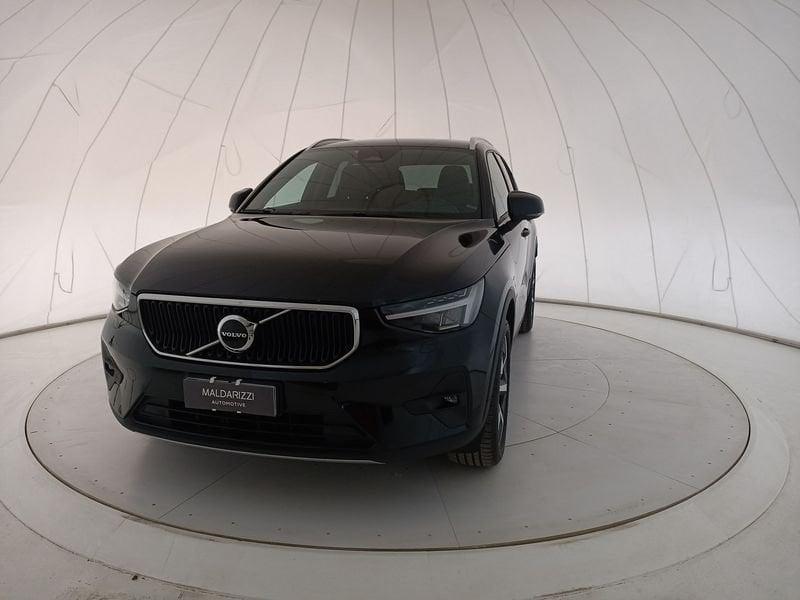 Volvo XC40 2023 2.0 b3 Plus Dark auto