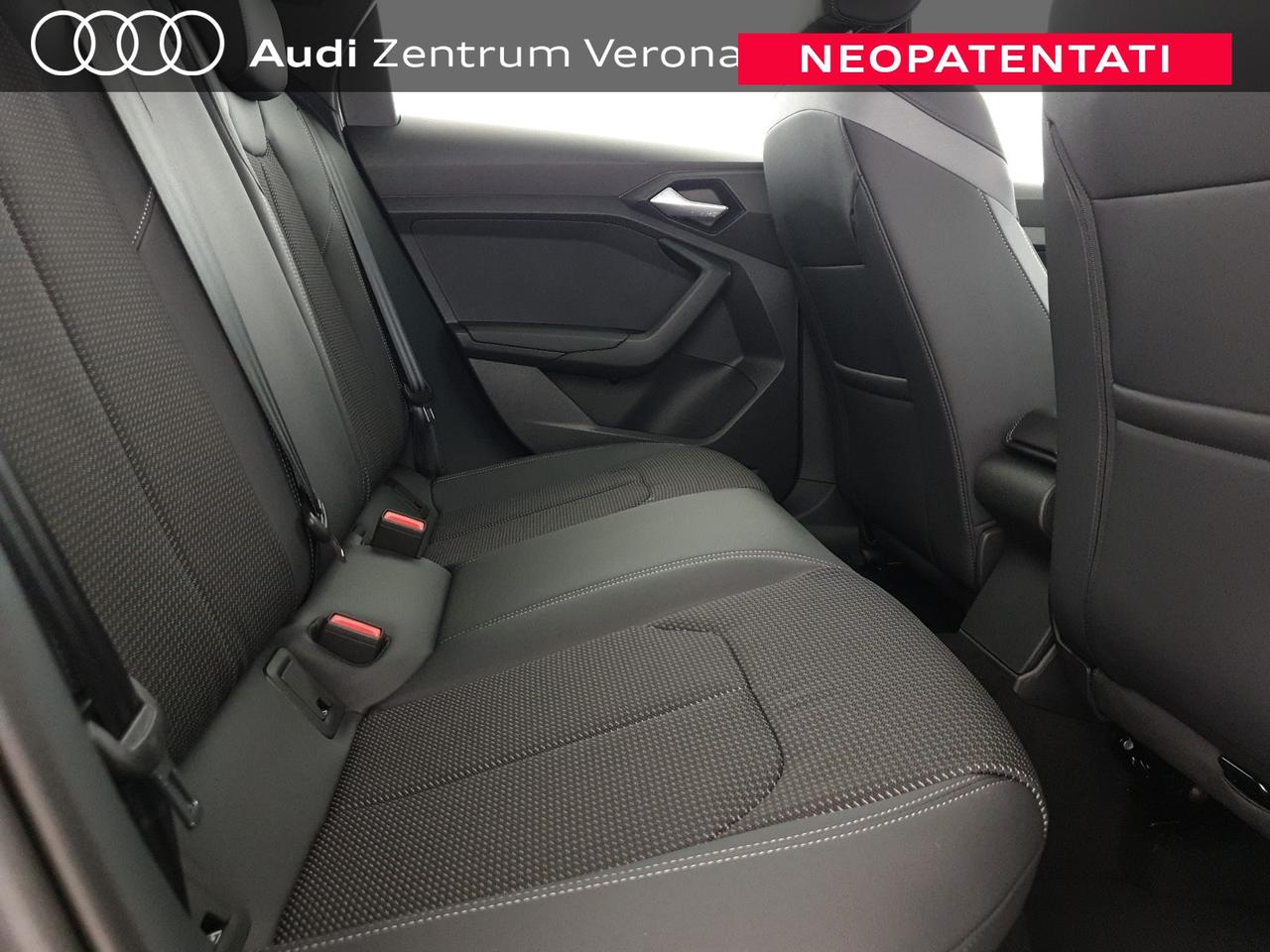 Allstreet 30TFSI 116CV S tronic Identity Contrast