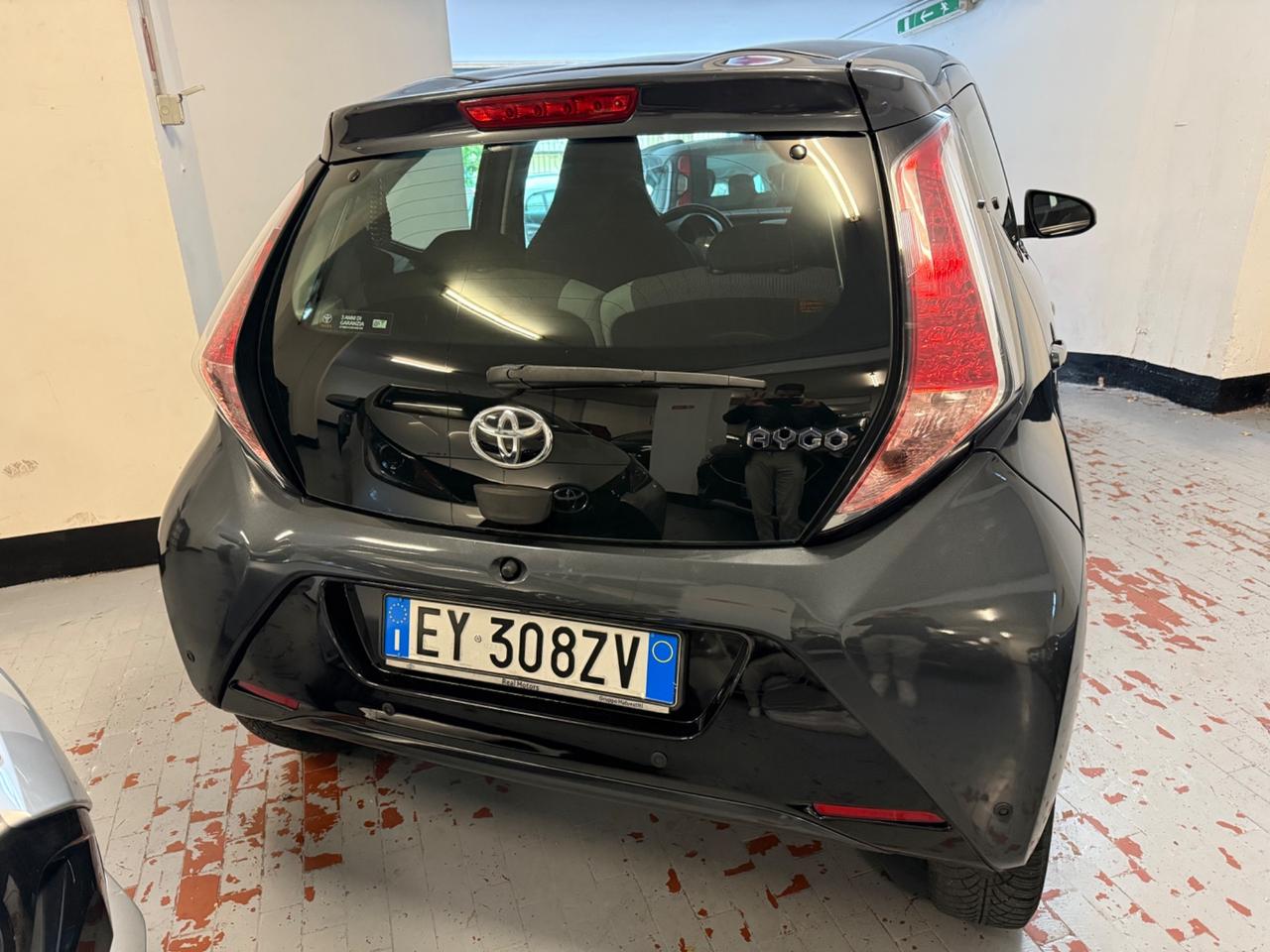 Toyota Aygo 1.0 VVT-i 69 CV 5 porte x-play