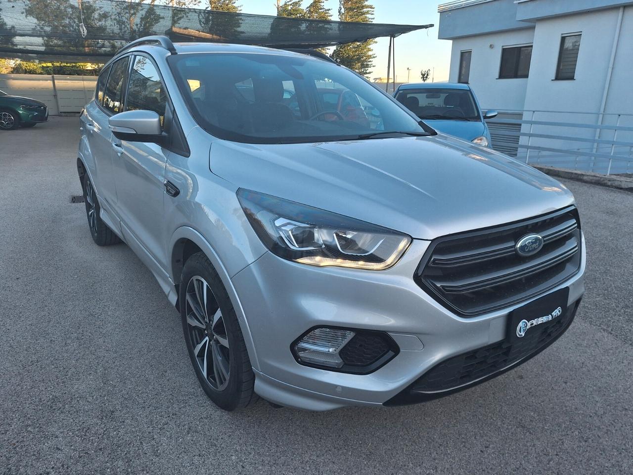 Ford Kuga 1.5 TDCI 120 CV S&S 2WD ST-Line