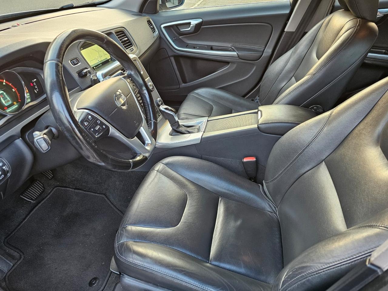 Volvo V60 2.0 D4 181cv Summum*Pelle*Navi*Pdc*Euro6*