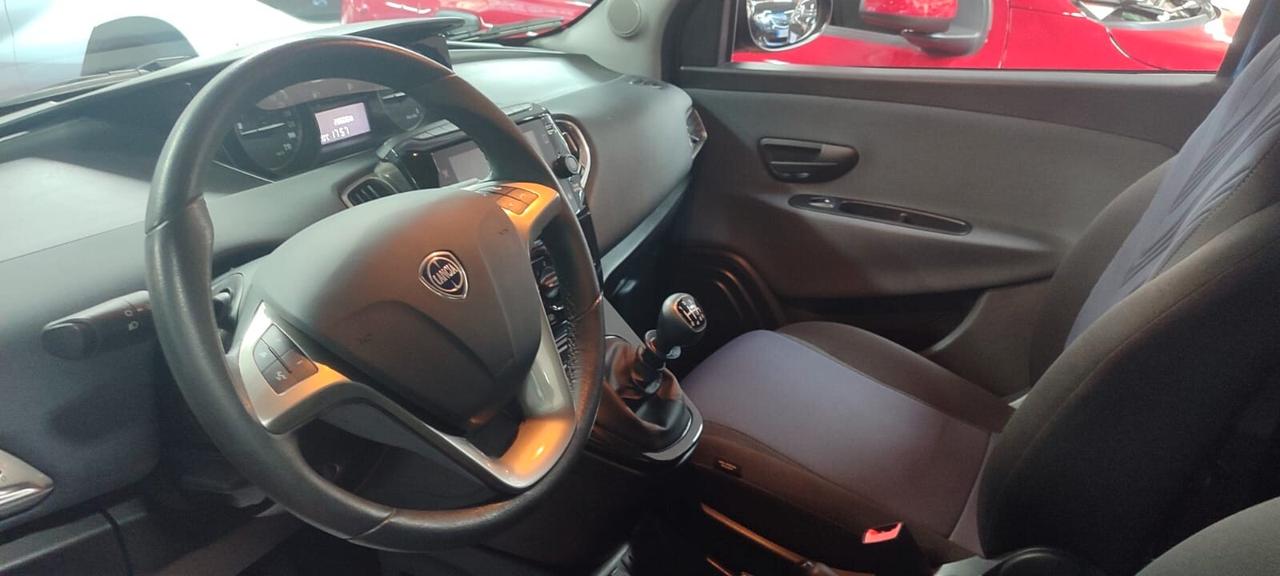 Lancia Ypsilon 1.0 FireFly 5 porte S&S Hybrid Gold