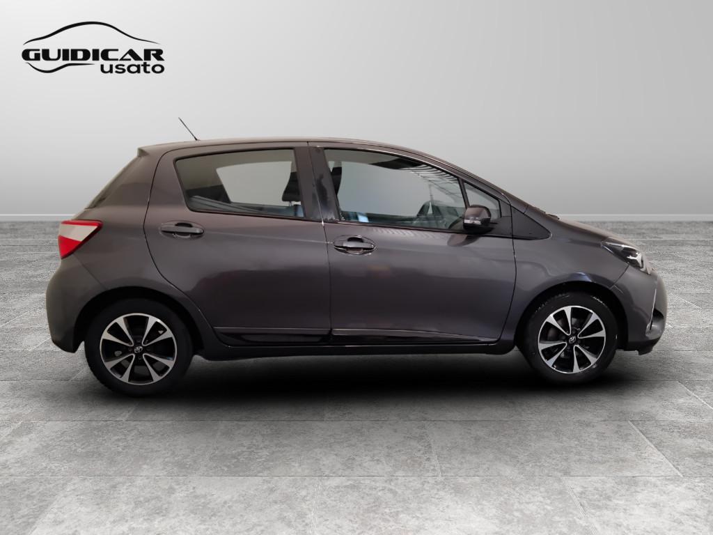 TOYOTA Yaris III 2017 - Yaris 5p 1.0 Active my18