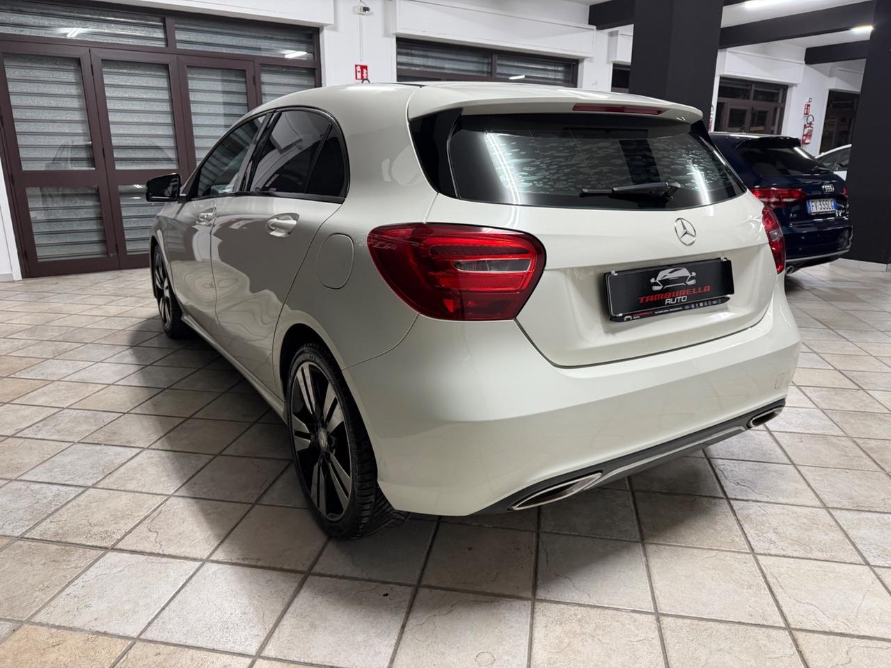MERCEDES Classe A160d (90) Premium 2016