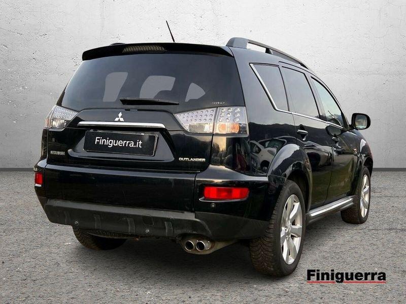 Mitsubishi Outlander Outlander 2.2 DI-D TC-SST Instyle DPF 7p