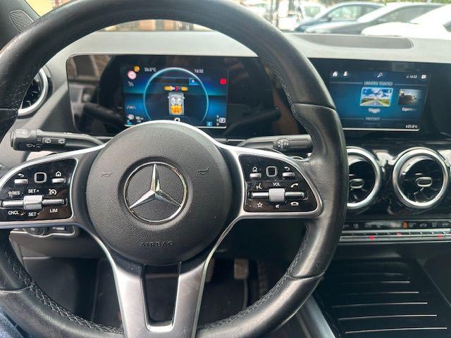 MERCEDES-BENZ GLA 200 d Automatic Sport
