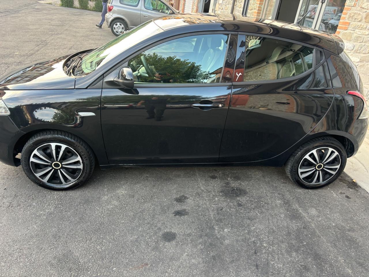 Lancia Ypsilon 1.2 69 CV 5 porte GPL Ecochic Gold
