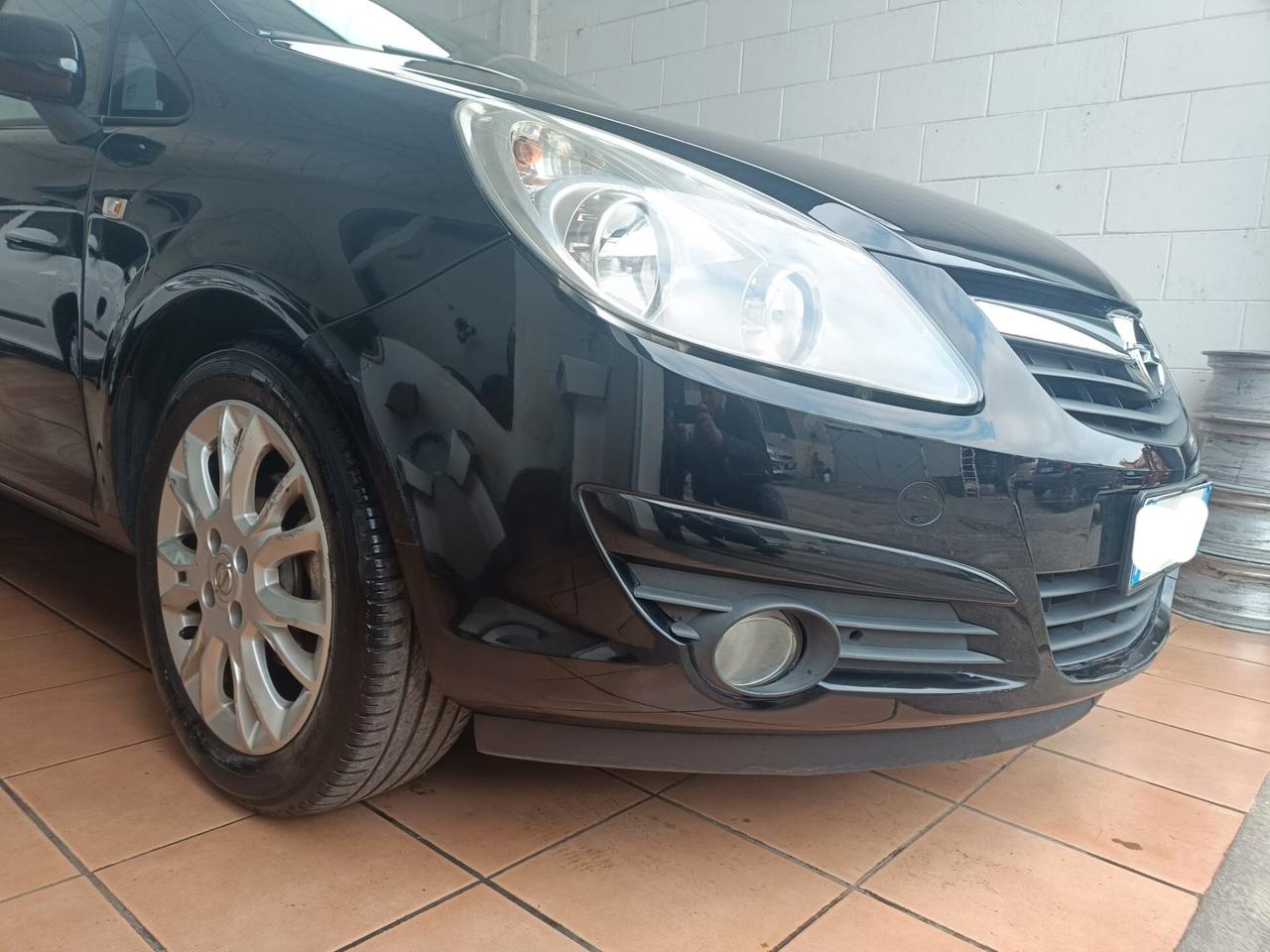 Opel Corsa 5p 1.2 BZ/GPL Cosmo, adatta anche a neop.