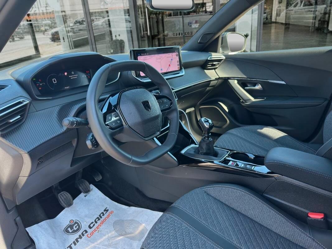 Peugeot 2008 1.2 puretech Allure 100cv con TELECAM E CARPLAY