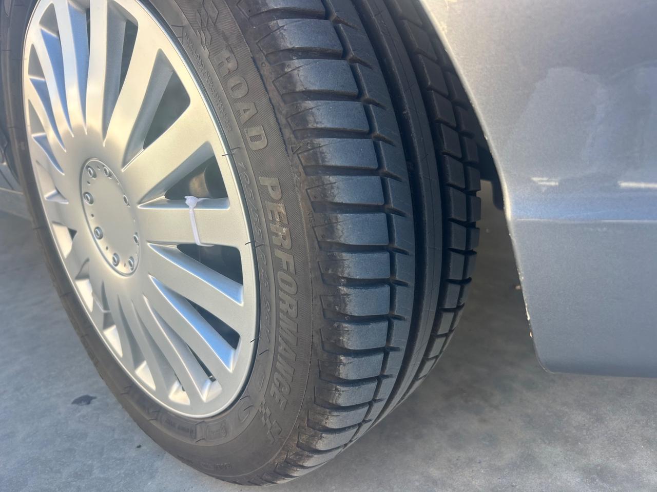 Lancia Ypsilon 1.3 MJT 90 CV DPF Sport MomoDesign