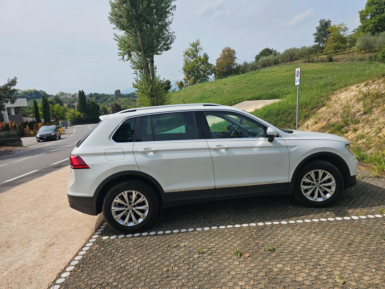 Volkswagen Tiguan 2.0 TDI SCR 4MOTION Business BlueMotion Technology