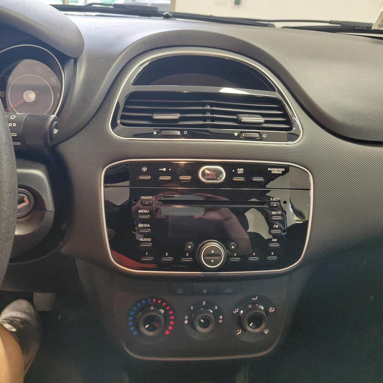 FIAT PUNTO ANNO 2014 BZ 1.2 ADATTA NEOPATENTATI KM 65 MILA