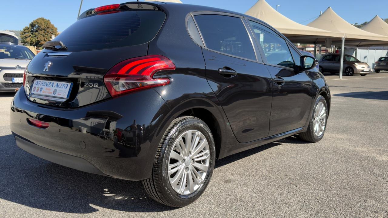 Peugeot 208 PureTech 82 5p. GPL Allure