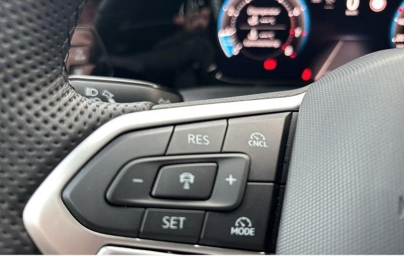 Volkswagen Golf 1.5 TSI ACT 110kW R-Line CAMERA 360 NAVI LED HEAD UP