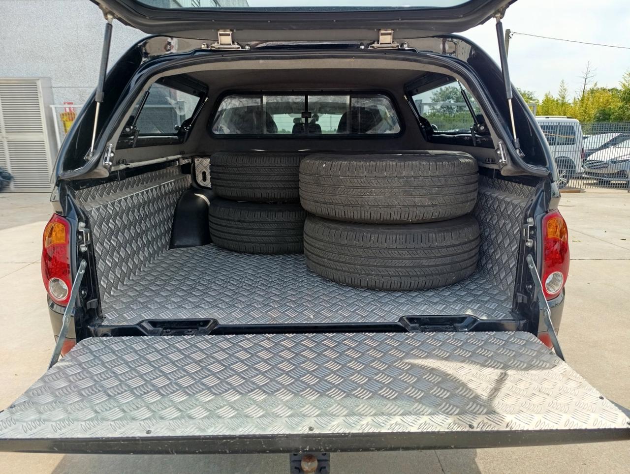 Mitsubishi L200 Double Cab L200 d.cab 2.5 di-d Intense Plus 178cv N1 E5